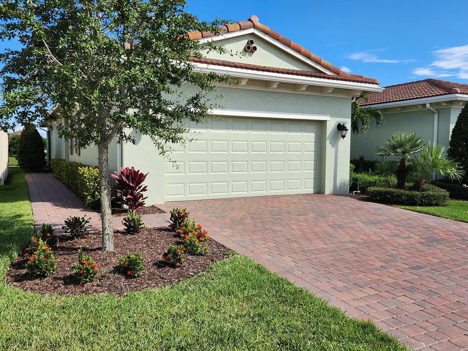 2 bed, 2.0 bath, 1620 sqft, $2,800 — Photo 2