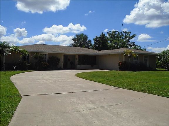 5th image of 366 SE Naranja Ave