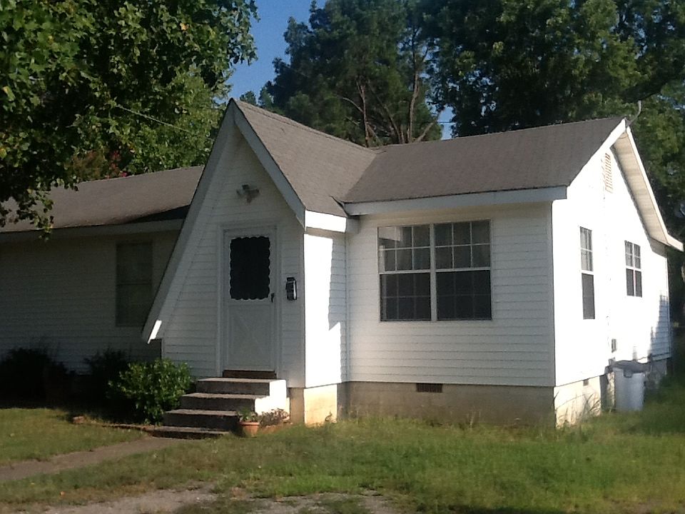 1108 E. Moore, Front