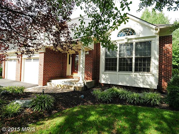 3rd image of 1320 Summerfield Dr