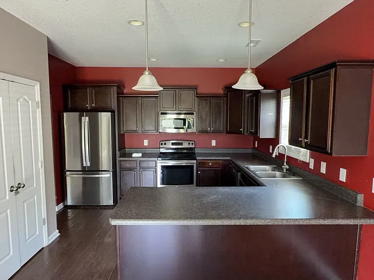 111 Cavalier Dr — Photo 10