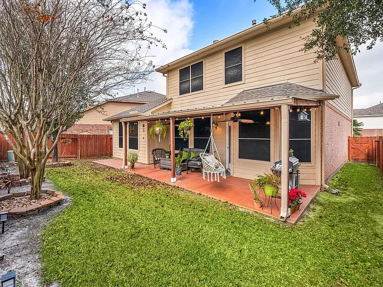 24647 Hampton Lakes Dr — Photo 35