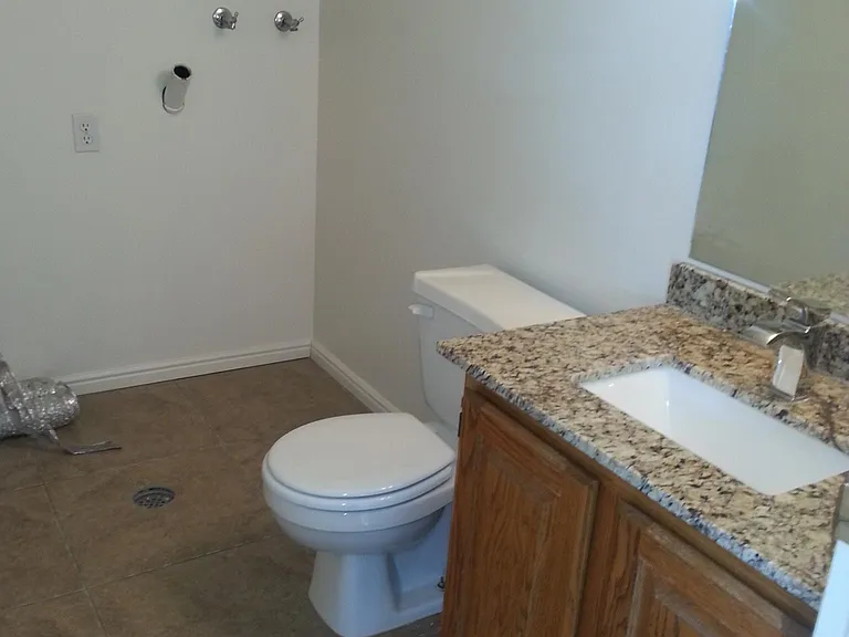 486 W Pacific Dr #3 — Photo 4