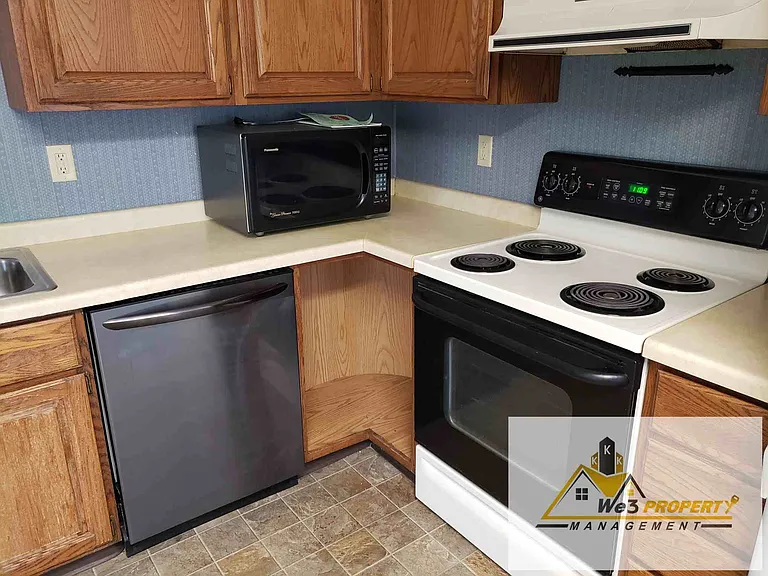 1366 Field Ct #1366 — Photo 7