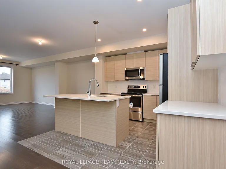 30 Rookie Cres — Photo 10