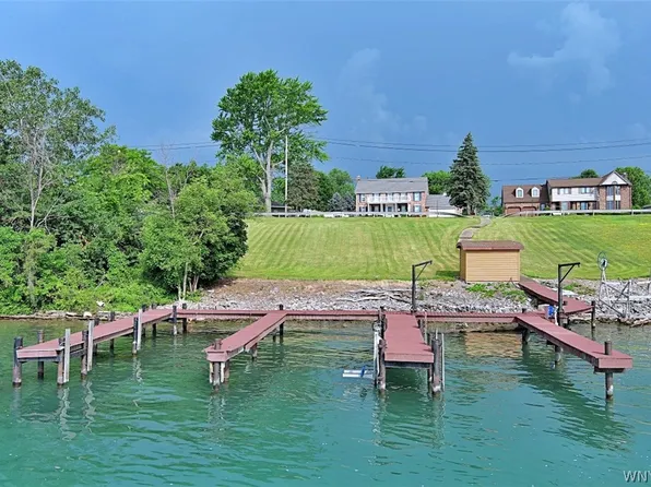 1370 E River Rd, Grand Island, NY 14072