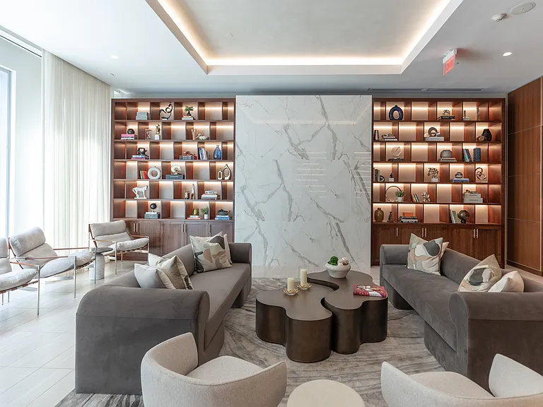 32 Traveler St #Penthouse 8 — Photo 18