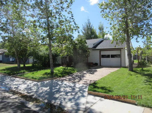 812 Lyon St, Laramie, WY 82072