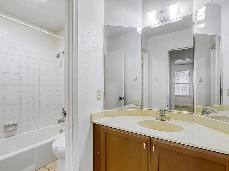 7806 Chimayo Cv #B — Photo 9