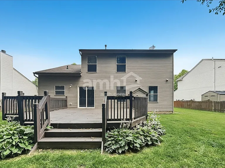 665 Norfolk Sq N — Photo 1