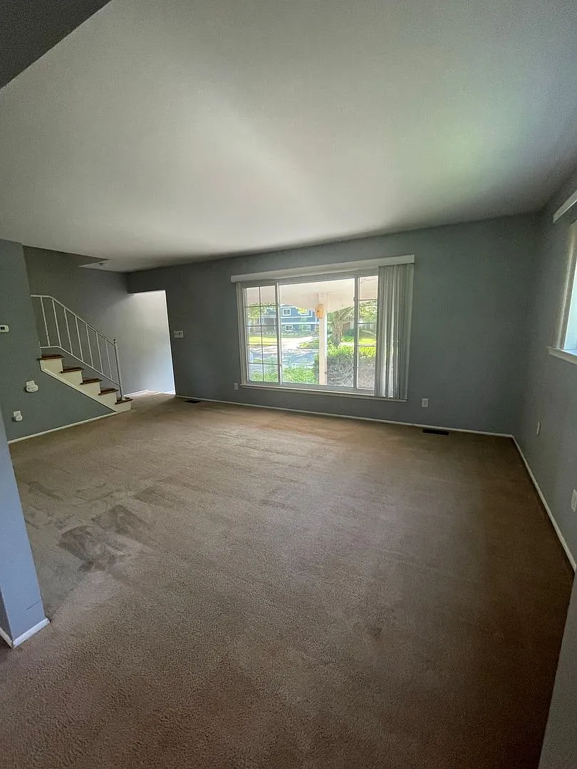 4-Bedroom Home in Orchard Hills | 2-Car Garage, Central A/C & Community Pool — Photo 3