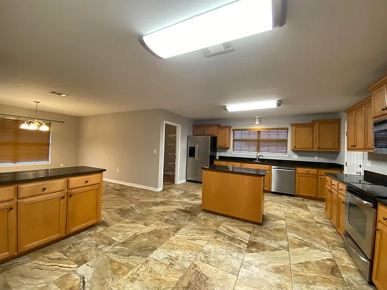 1810 Twin Pine Blvd — Photo 2