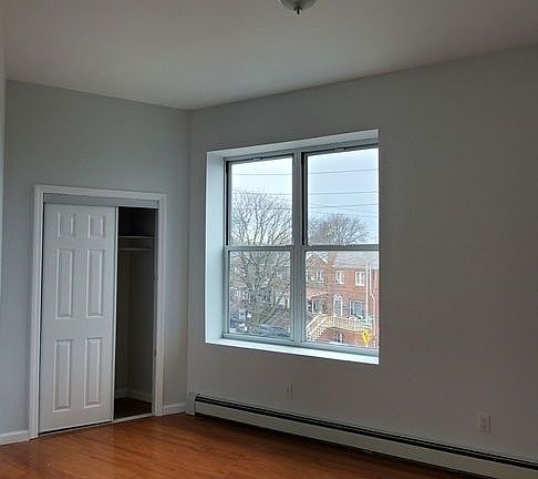 2nd image of 1490 E 35th St APT 3L