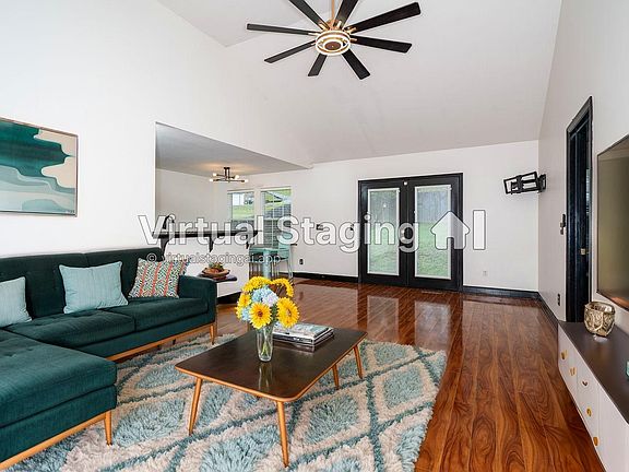 4th image of 9429 Hackberry Ln
