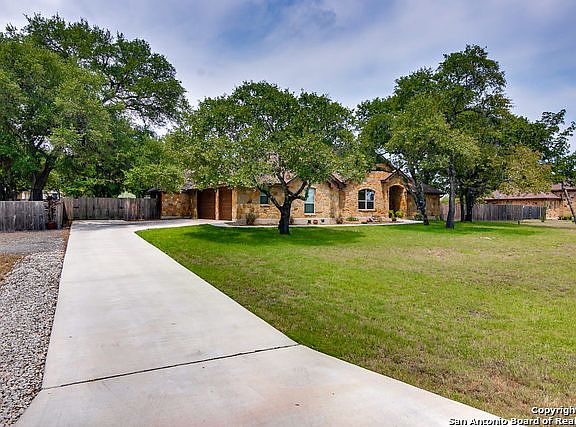 3rd image of 113 Rosewood Dr