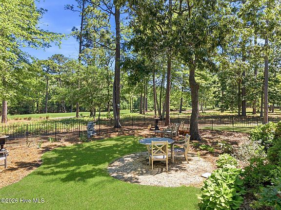 5th image of 357 Bay Hill Court