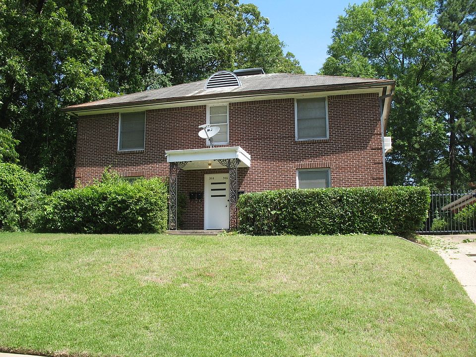 4 unit brick building