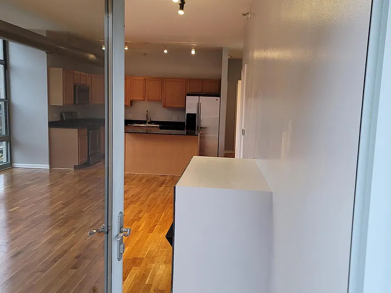 1200 W Monroe St #420 — Photo 51