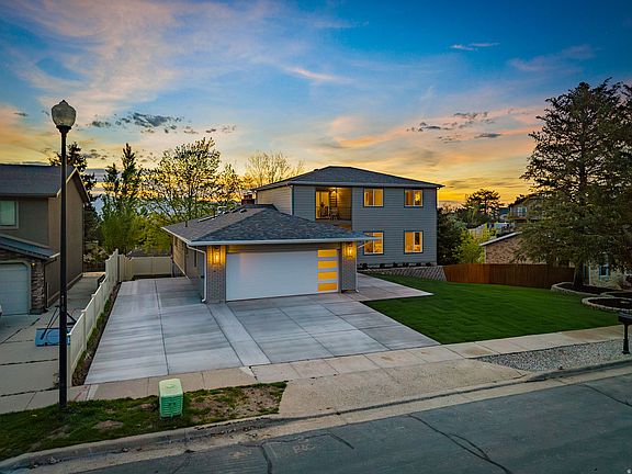 2nd image of 11446 S Mountain Ridge Cir