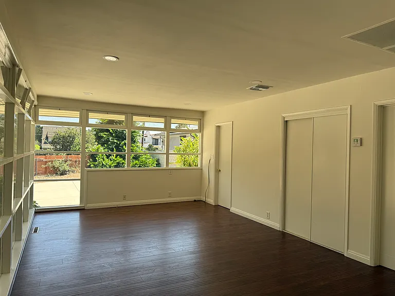 2930 Sheffield Rd — Photo 9