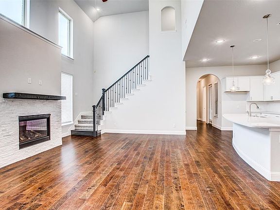 5th image of 17848 Bottlebrush Dr