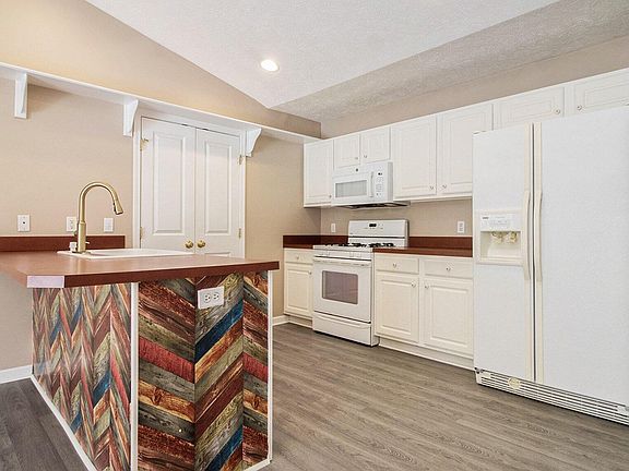 5th image of 7559 Navajo Valley Dr SW #13