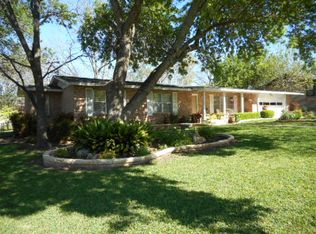 560 Cardinal Dr, Kerrville, TX 78028