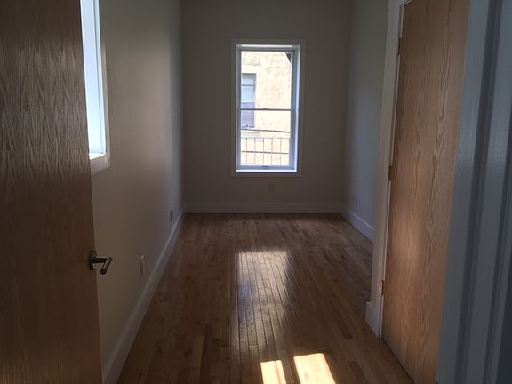3rd image of 997A Lafayette Ave APT 3L