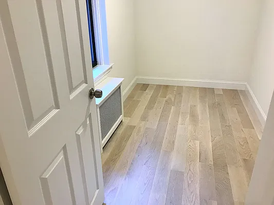 Rented by Joe Gotham LTD | media 23