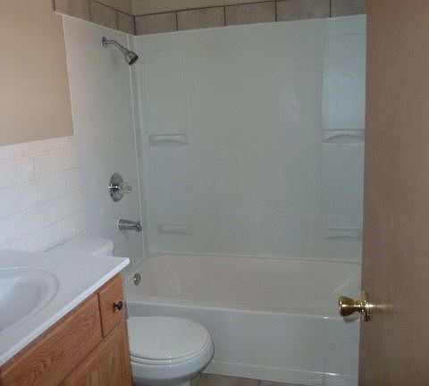 3rd image of 458 N Morse Ave