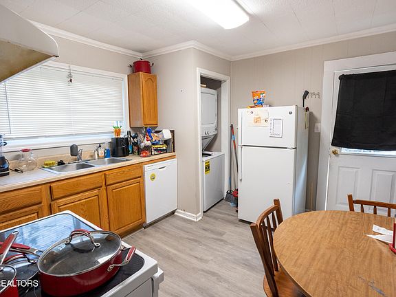 5th image of 609 W Inskip Dr