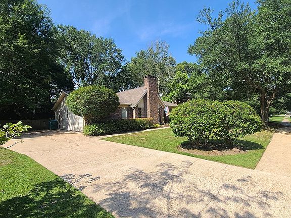 2nd image of 13 Oaklawn Dr