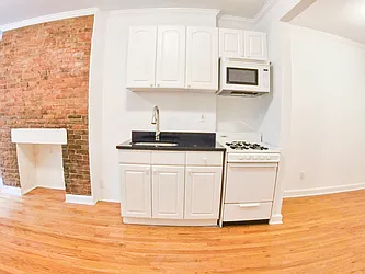 Rented by Urban Real Estate Inc
