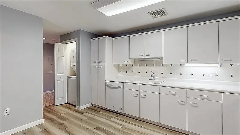 2 bed, 2.0 bath, 1429 sqft, $1,990 — Photo 3