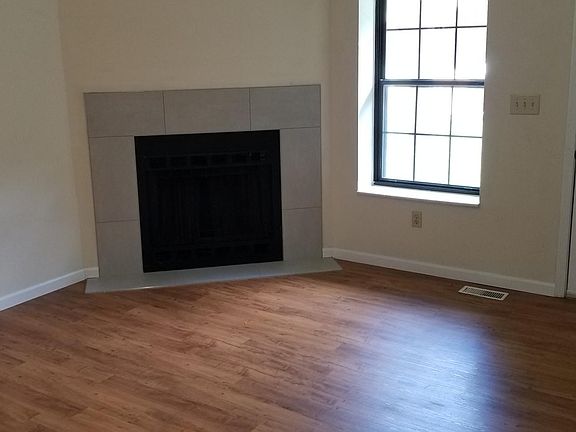 5th image of 17 Cougar Dr APT A