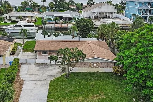 3560 Beach Dr SE Photo 1