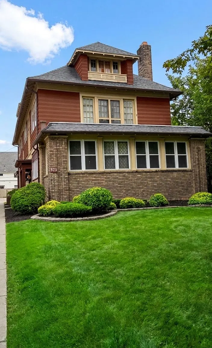 373 Elmwood - 3 — Photo 1