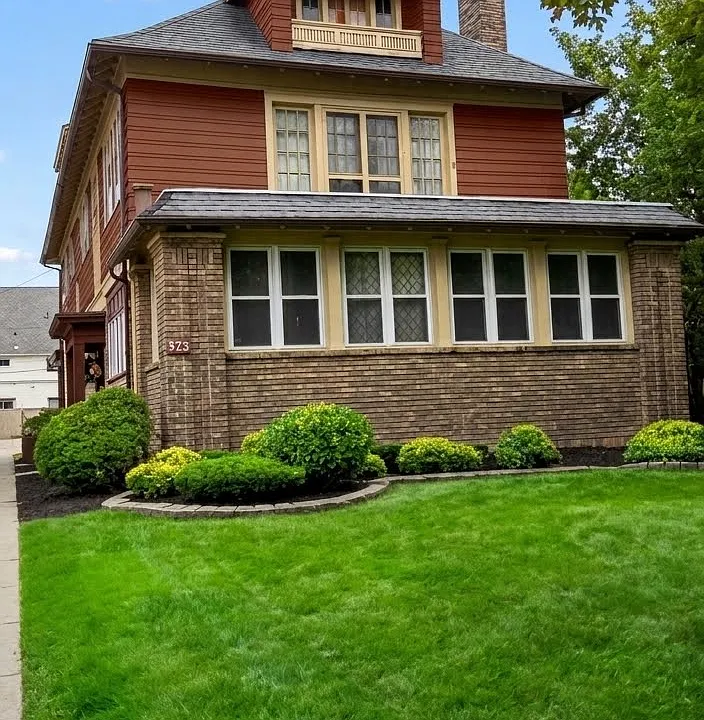 373 Elmwood Ave #3