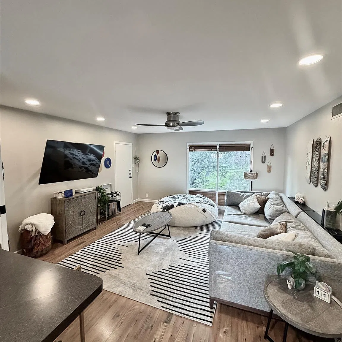 2 bed, 2.0 bath, 995 sqft, $1,900 — Photo 4