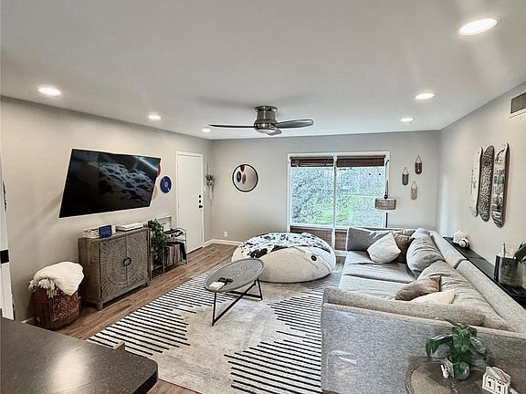 4th image of 5332 Balcones Dr APT H