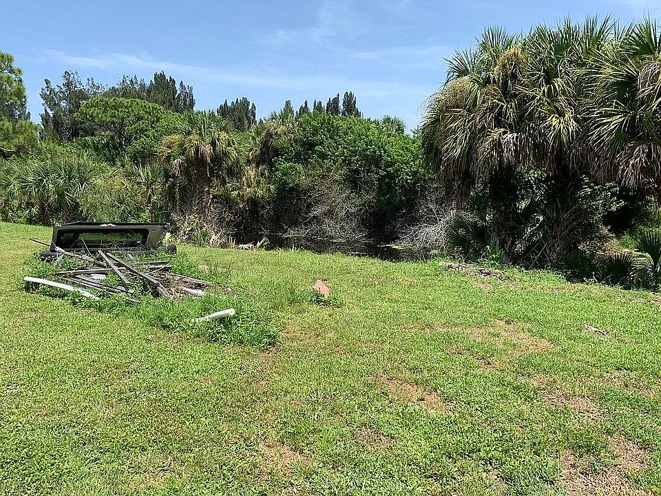 2nd image of 412 Rose Apple Cir
