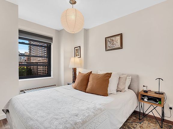 5th image of 140 W End Ave #10V