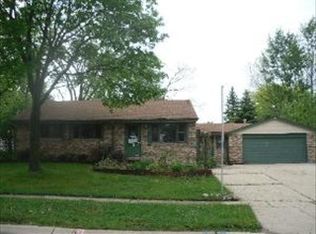 304 Chase Ter, Streamwood, IL