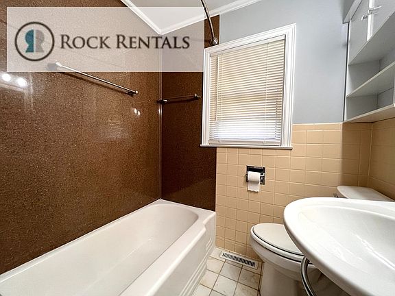 5th image of 2801 N Plum St