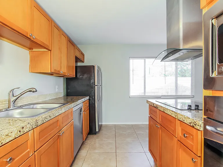 8206 E Devonshire Ave — Photo 5