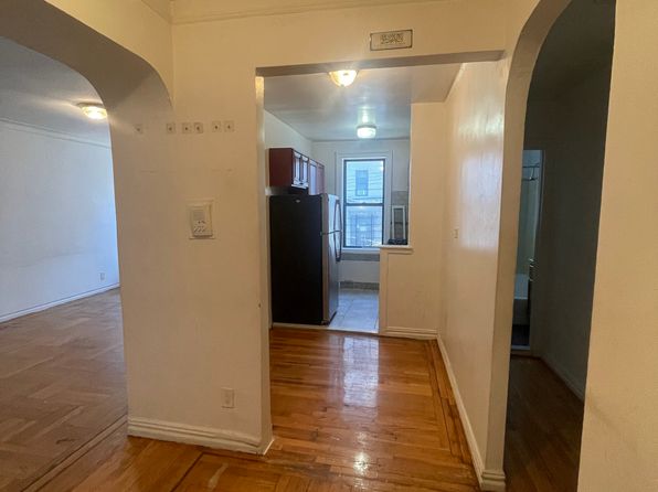 2285 Bathgate Ave #2