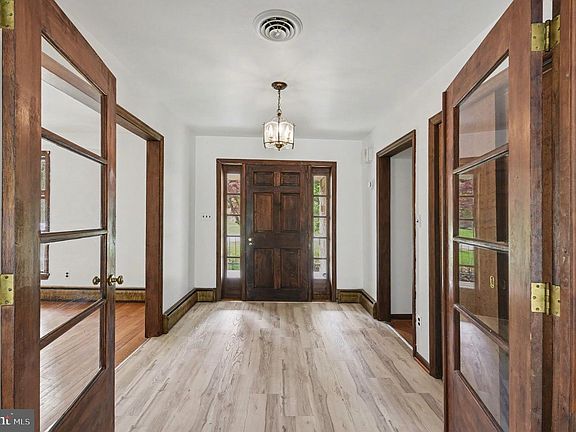 5th image of 3418 Walnut Rd
