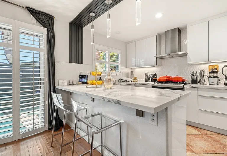 3252 Park Ln #1 — Photo 6