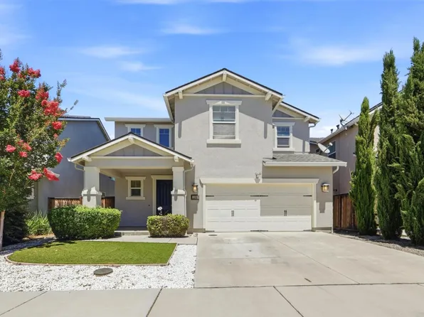 290 Heartland Dr, Hollister, CA 95023