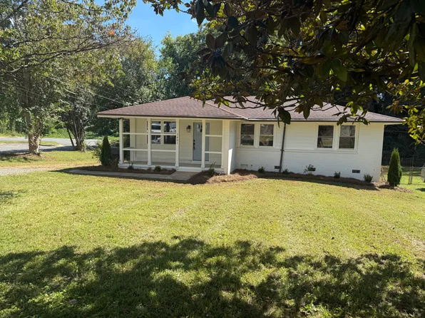 1401 Chelveston Dr, Charlotte, NC 28208